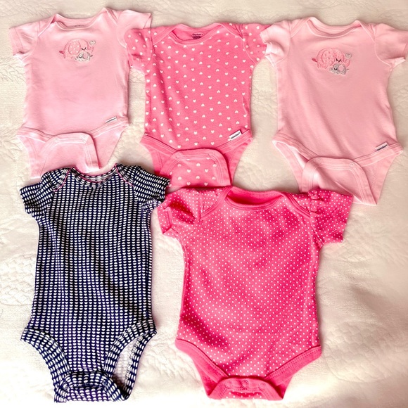 Newborn 0-3 months Onesies - Picture 3 of 6